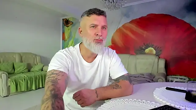 Snapshot of BlowMyXXL chatting on January 13, 2026, 10:13 pm BlowMyXXL online show from January 13, 2026, 10:13 pm