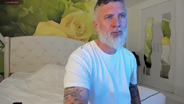 BlowMyXXL online show from March 20, 2026, 4:08 pm