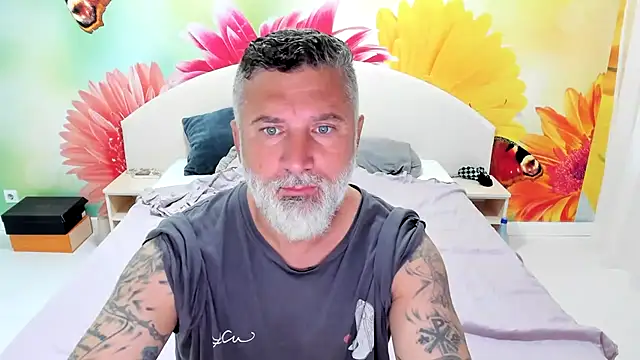 Snapshot of BlowMyXXL chatting on November 10, 2025, 8:30 am BlowMyXXL online show from November 10, 2025, 8:30 am