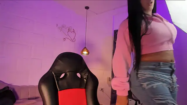 sarajhonson dl online show from February 25, 2026, 5:02 pm