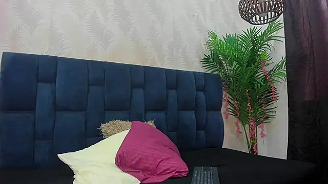 Ammy Connor1 online show from January 13, 2026, 9:08 pm