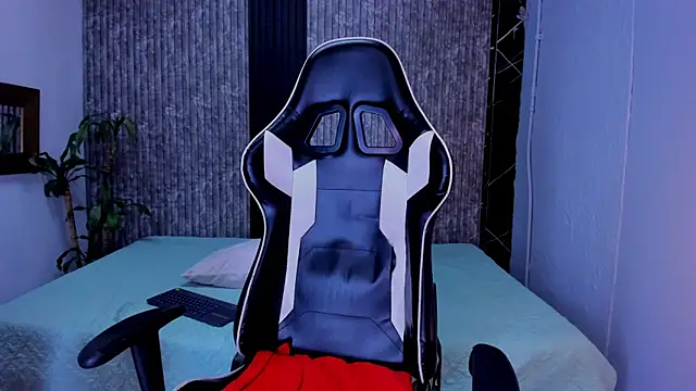 Mike 0233  online show from October 10, 2025, 4:02 am