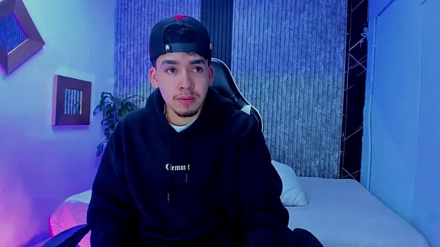 Mike 0233  online show from January 16, 2026, 4:05 am