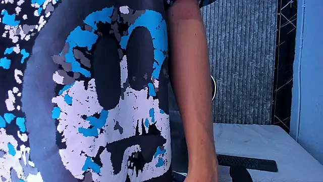 Mike 0233  online show from October 17, 2025, 5:33 am