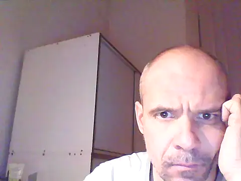 Snapshot of Franc113 chatting on January 13, 2026, 8:02 pm Franc113 online show from January 13, 2026, 8:02 pm
