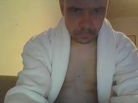 Snapshot of Franc113 chatting on December 21, 2025, 7:48 pm Franc113 online show from December 21, 2025, 7:48 pm