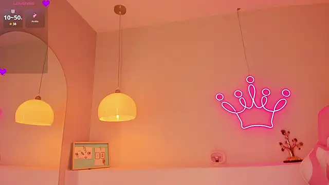 violeth hill online show from October 14, 2025, 7:47 pm