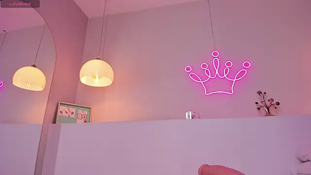 violeth hill online show from October 18, 2025, 5:37 pm