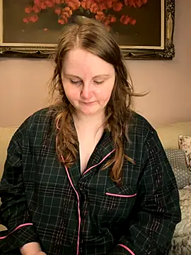 Snapshot of GingerSnap33 chatting on November 2, 2025, 2:16 am GingerSnap33 online show from November 2, 2025, 2:16 am