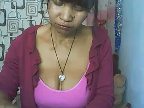 Snapshot of nene_belle chatting on July 2, 2026, 8:20 am nene belle online show from July 2, 2026, 8:20 am