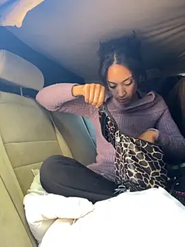 starrynikki online show from November 13, 2025, 4:00 pm