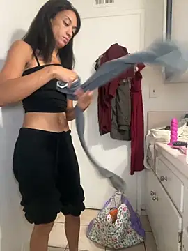 starrynikki online show from October 15, 2025, 1:41 pm