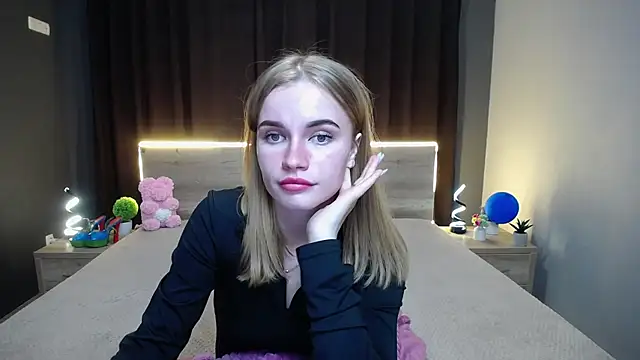 MargaritaKiss online show from October 13, 2025, 7:04 pm