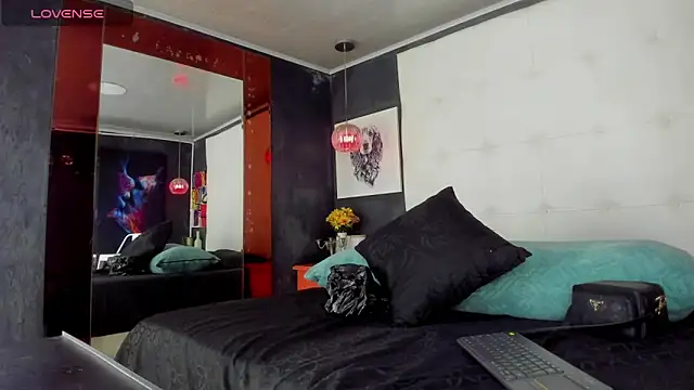 CloeRodriguez online show from October 10, 2025, 8:20 pm