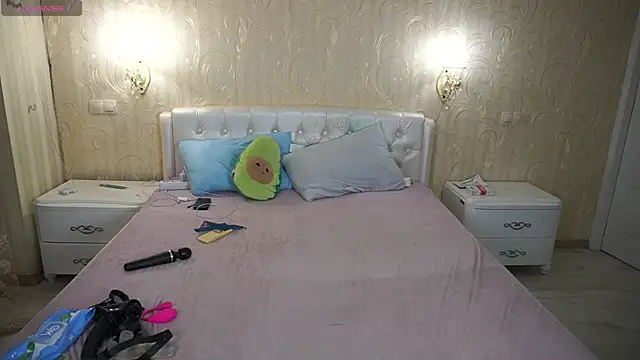 LunaaMayy online show from March 2, 2026, 11:44 pm