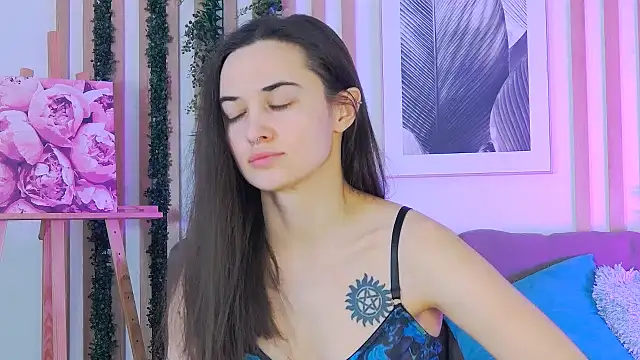 Snapshot of Kimberliee chatting on January 15, 2025, 7:26 am Kimberliee online show from January 15, 2025, 7:26 am