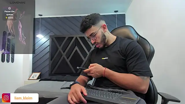 Liam Kleiin online show from November 10, 2025, 11:26 am