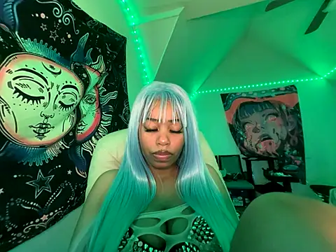 lovekaylaa online show from January 8, 2026, 4:51 am