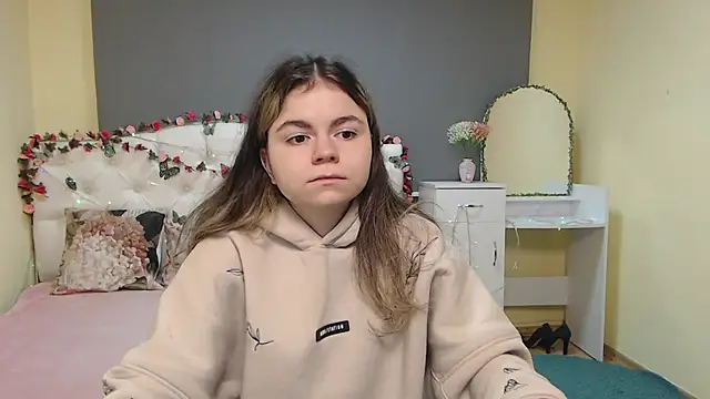 TinaRedly online show from March 18, 2026, 10:40 am