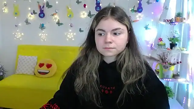 TinaRedly online show from April 3, 2026, 6:25 pm