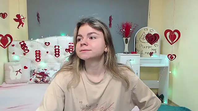 TinaRedly online show from February 10, 2026, 7:35 pm