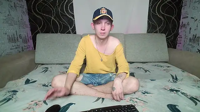 Snapshot of Fox_man_love chatting on October 4, 2025, 2:29 pm Fox man love online show from October 4, 2025, 2:29 pm