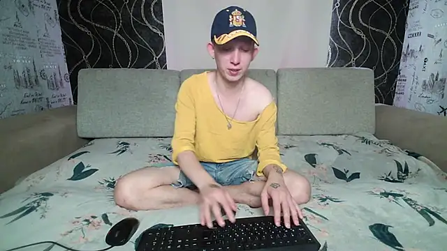Snapshot of Fox_man_love chatting on October 3, 2025, 9:00 am Fox man love online show from October 3, 2025, 9:00 am