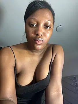 Snapshot of kellya_ chatting on February 19, 2025, 10:42 pm kellya online show from February 19, 2025, 10:42 pm