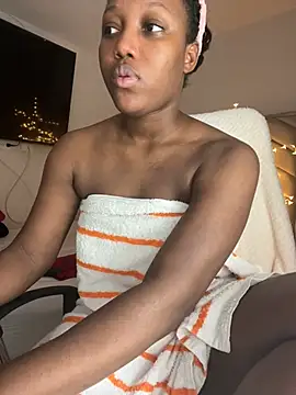 Snapshot of kellya_ chatting on February 3, 2025, 11:47 pm kellya online show from February 3, 2025, 11:47 pm