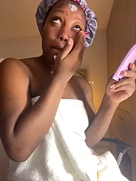 Snapshot of kellya_ chatting on March 8, 2025, 10:45 pm kellya online show from March 8, 2025, 10:45 pm