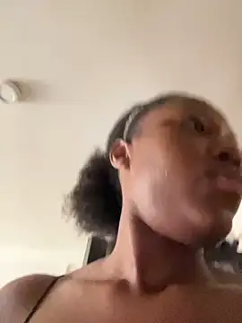 kellya  online show from March 19, 2026, 2:39 pm