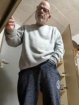 Snapshot of bottomhairy chatting on February 23, 2026, 2:06 pm bottomhairy online show from February 23, 2026, 2:06 pm