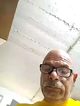 Snapshot of bottomhairy chatting on May 12, 2026, 3:07 pm bottomhairy online show from May 12, 2026, 3:07 pm