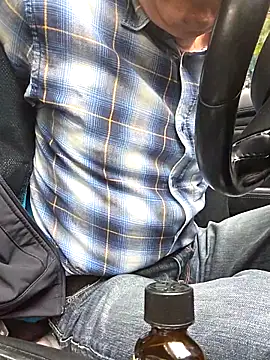 bottomhairy online show from October 10, 2025, 8:26 am