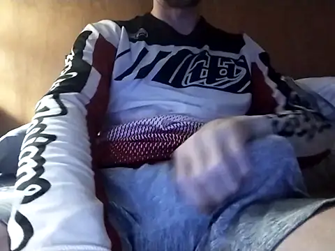 Snapshot of elmerfuddin87 chatting on December 15, 2025, 5:57 am elmerfuddin87 online show from December 15, 2025, 5:57 am