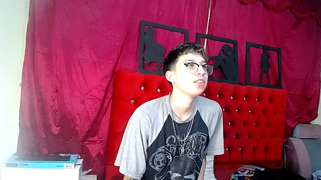 Snapshot of _Thomas_hot_ chatting on March 19, 2025, 10:11 am Thomas hot online show from March 19, 2025, 10:11 am
