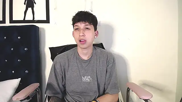 Snapshot of _Thomas_hot_ chatting on October 21, 2025, 1:49 am Thomas hot online show from October 21, 2025, 1:49 am