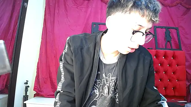 Snapshot of _Thomas_hot_ chatting on March 9, 2025, 8:10 pm Thomas hot online show from March 9, 2025, 8:10 pm