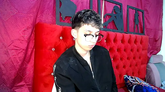 Snapshot of _Thomas_hot_ chatting on March 20, 2025, 6:52 am Thomas hot online show from March 20, 2025, 6:52 am