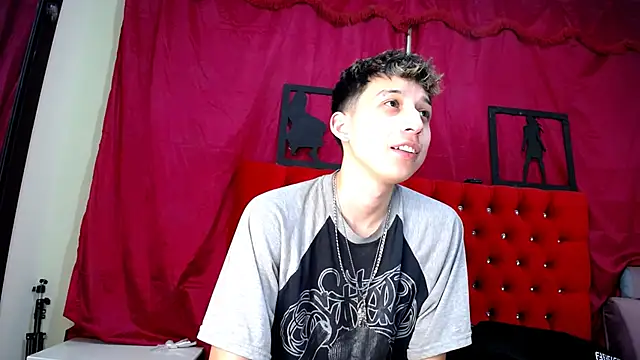 Snapshot of _Thomas_hot_ chatting on March 14, 2025, 1:59 am Thomas hot online show from March 14, 2025, 1:59 am