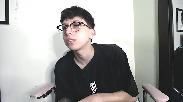 Snapshot of _Thomas_hot_ chatting on November 25, 2025, 5:41 am Thomas hot online show from November 25, 2025, 5:41 am