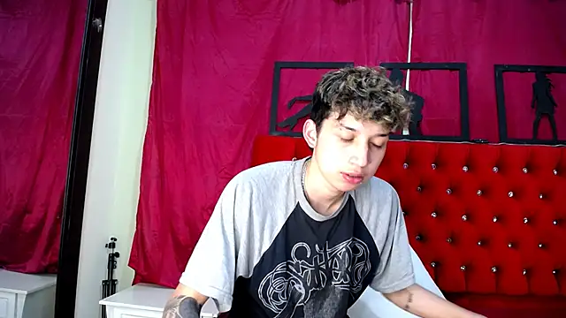 Snapshot of _Thomas_hot_ chatting on February 28, 2025, 7:15 am Thomas hot online show from February 28, 2025, 7:15 am