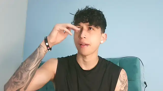  Thomas hot  online show from April 22, 2026, 5:25 am