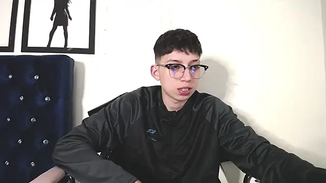 Snapshot of _Thomas_hot_ chatting on September 19, 2025, 3:10 am Thomas hot online show from September 19, 2025, 3:10 am