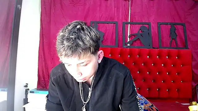 Snapshot of _Thomas_hot_ chatting on March 18, 2025, 7:12 am Thomas hot online show from March 18, 2025, 7:12 am