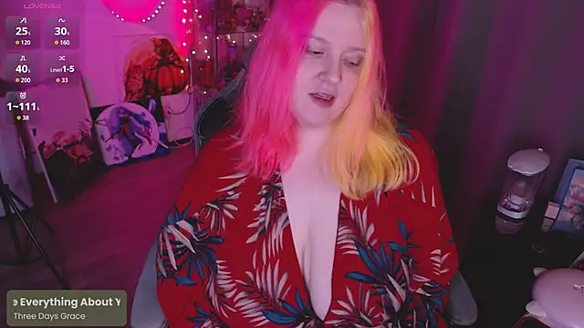 lissamuff online show from April 15, 2026, 5:28 pm