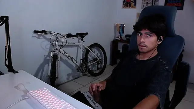 Snapshot of Thieves9 chatting on October 28, 2025, 5:56 pm Thieves9 online show from October 28, 2025, 5:56 pm