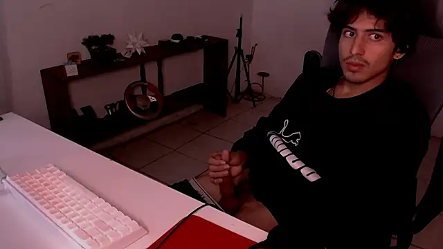 Snapshot of Thieves9 chatting on November 21, 2025, 10:36 am Thieves9 online show from November 21, 2025, 10:36 am