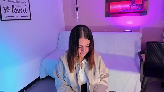 ArianaBaker online show from September 18, 2025, 3:15 pm