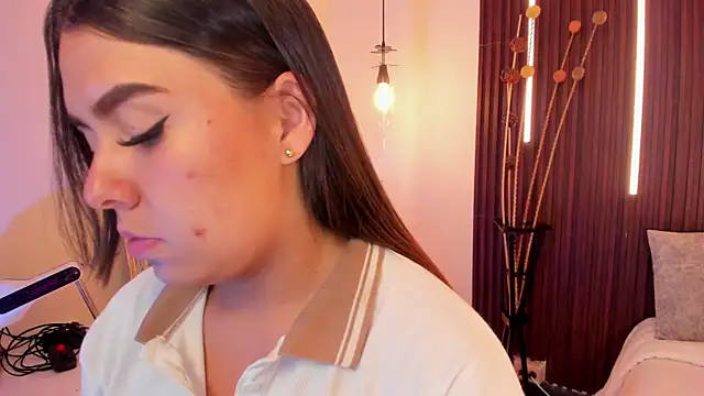 ArianaBaker online show from April 16, 2026, 8:42 pm